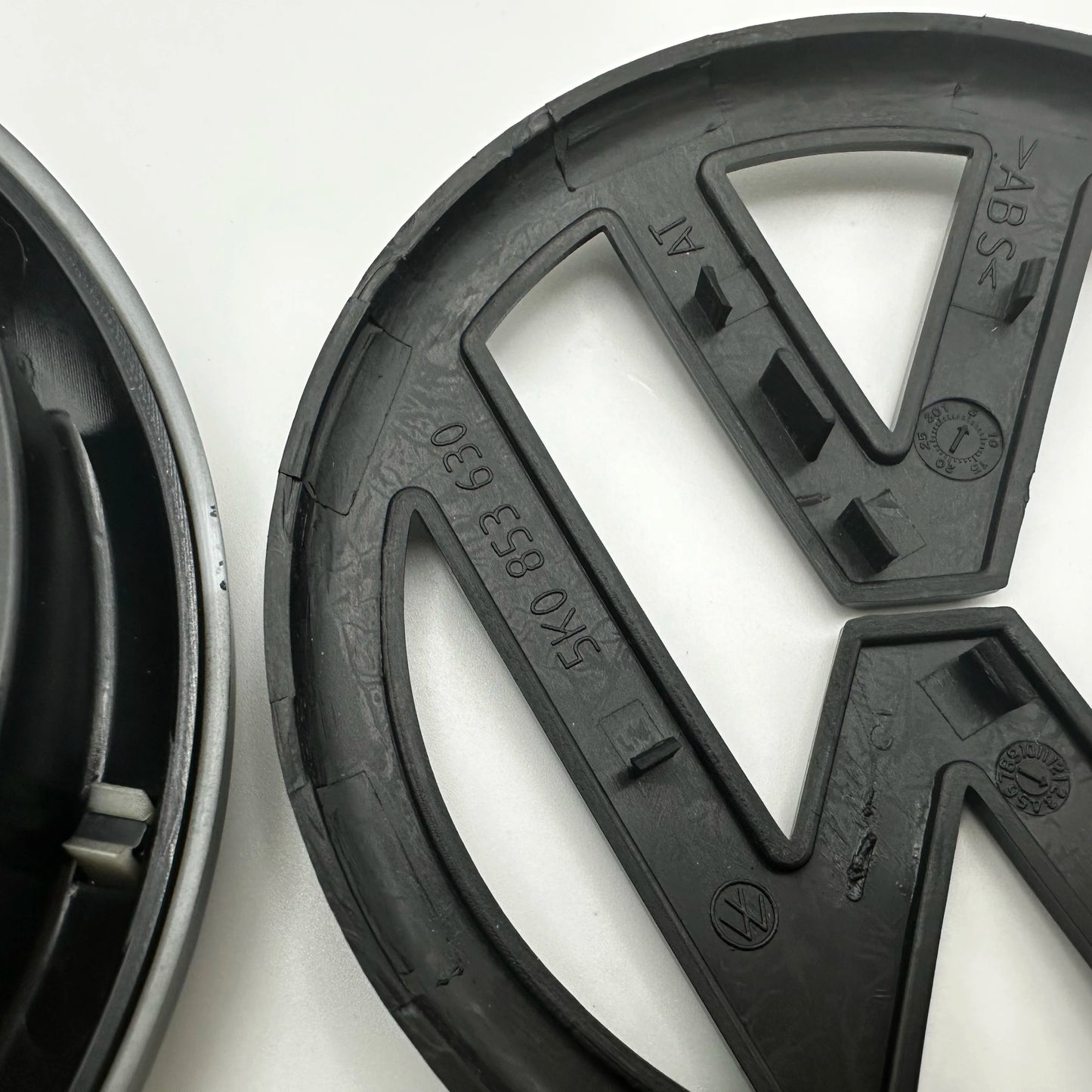 Gloss Black Replacement 135mm Front Grill emblem or 110mm Rear Trunk