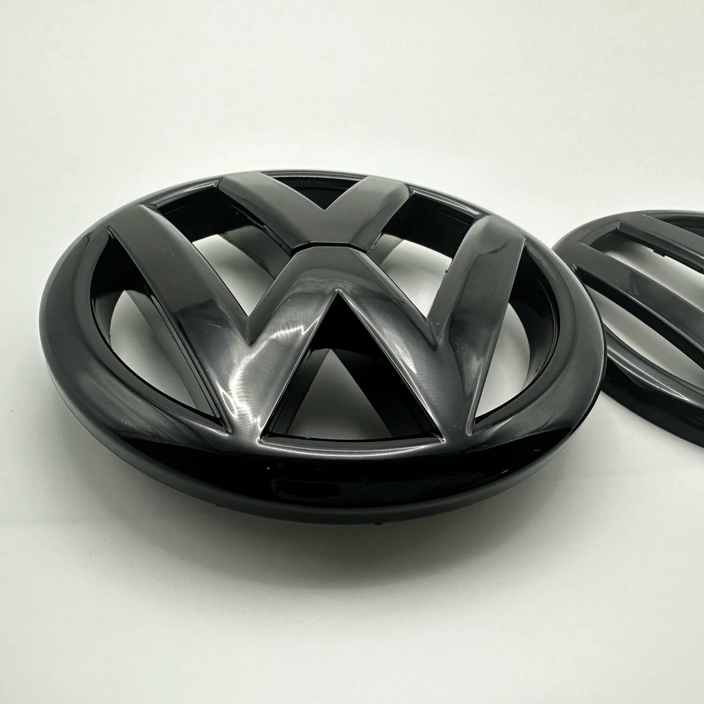 Gloss Black Replacement 135mm Front Grill emblem or 110mm Rear Trunk